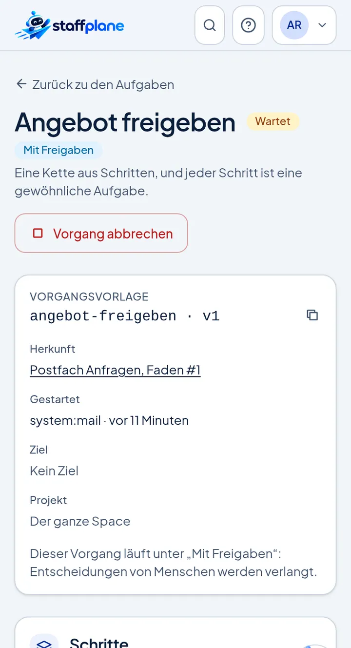 Bildschirmfoto auf dem Telefon: der Vorgang „Bewerbung Jonas Beispiel – Elektriker“ mit Vorlage, Herkunft und der Stufe „Mit Freigaben“.
